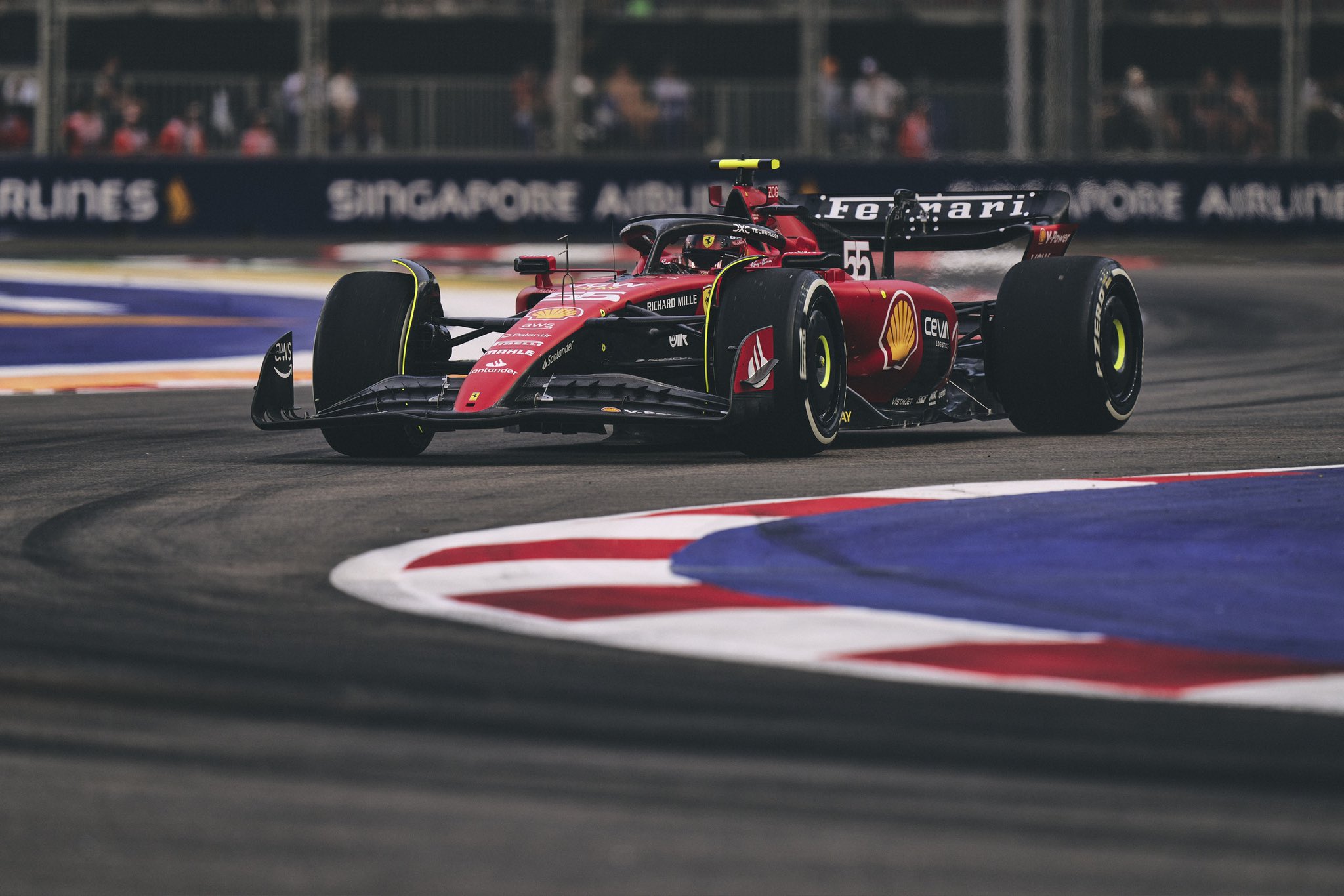 Carlos Sainz durante il GP di Singapore 2023