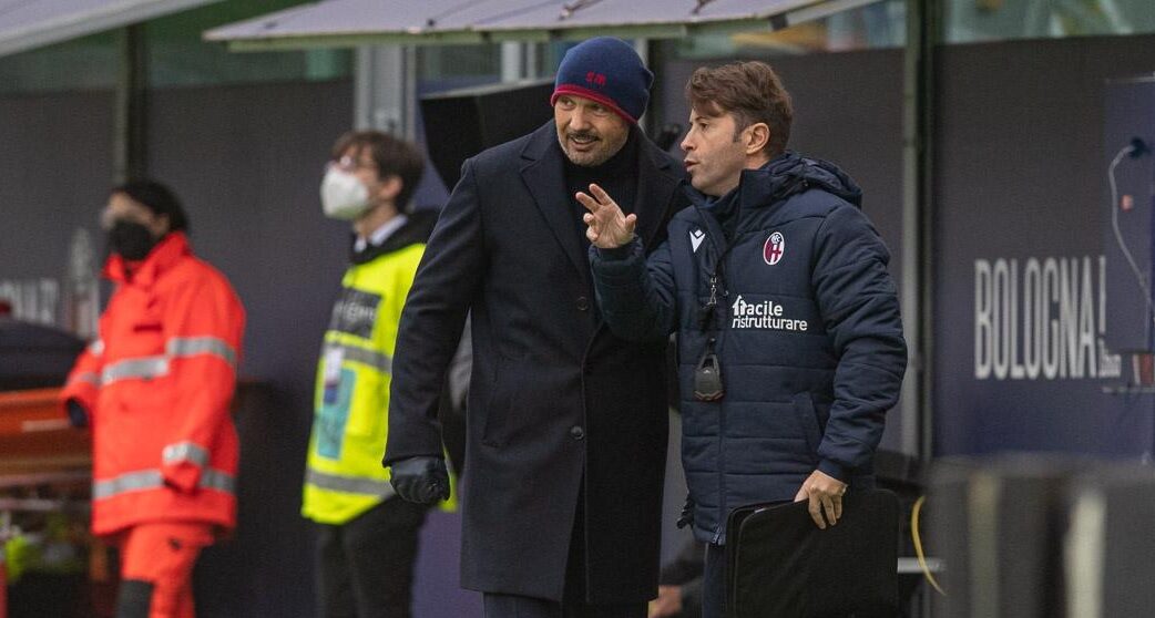 Emilio De Leo e SInisa Mihajlovic (@Damiano Fiorentini / 1000cuorirossoblù.it)