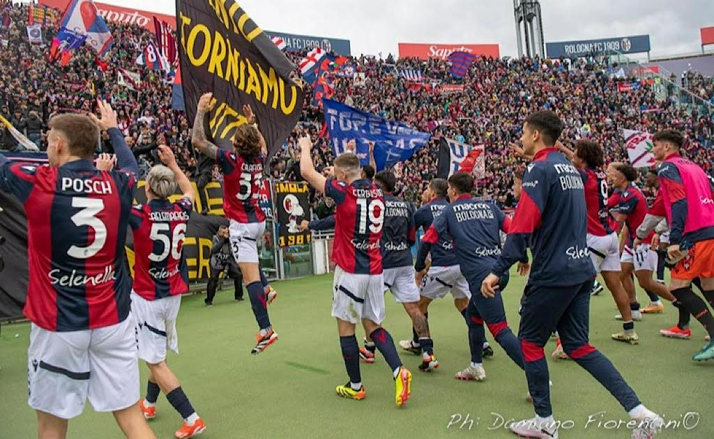 L'esultanza dei giocatori del Bologna - Champions