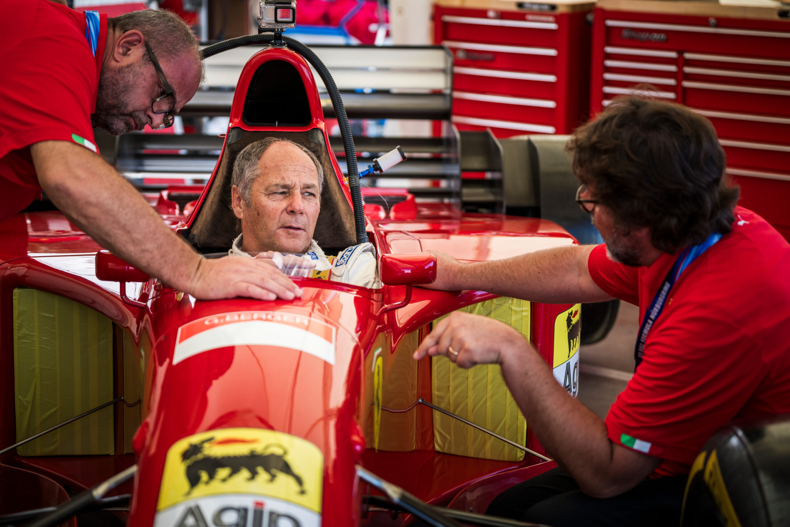 Gerhard Berger sulla Ferrari 412 T2 al Red Bull Formula Nürburgring 2023