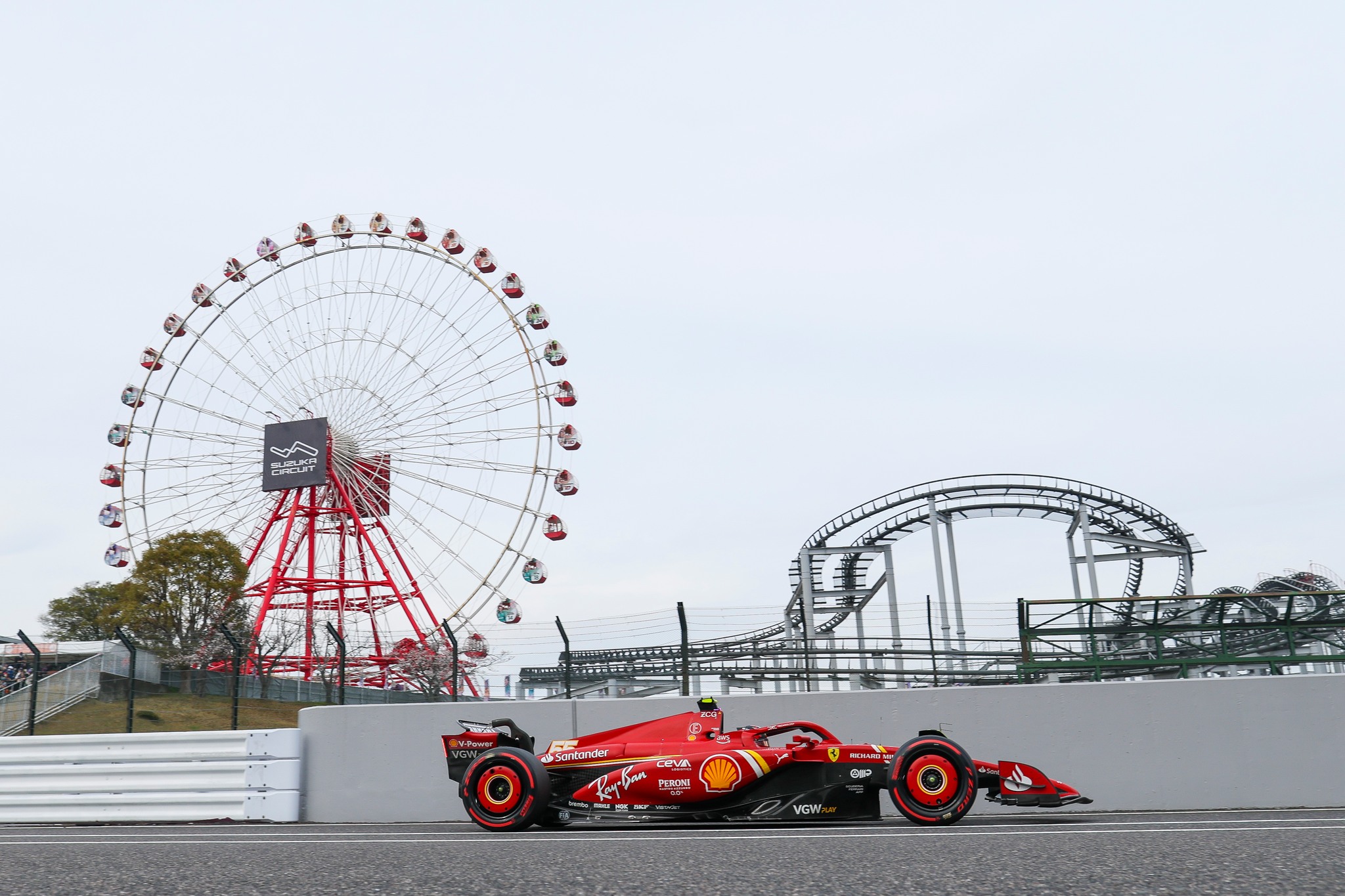 Carlos Sainz in azione durante le qualifiche del GP del Giappone 2024 a Suzuka