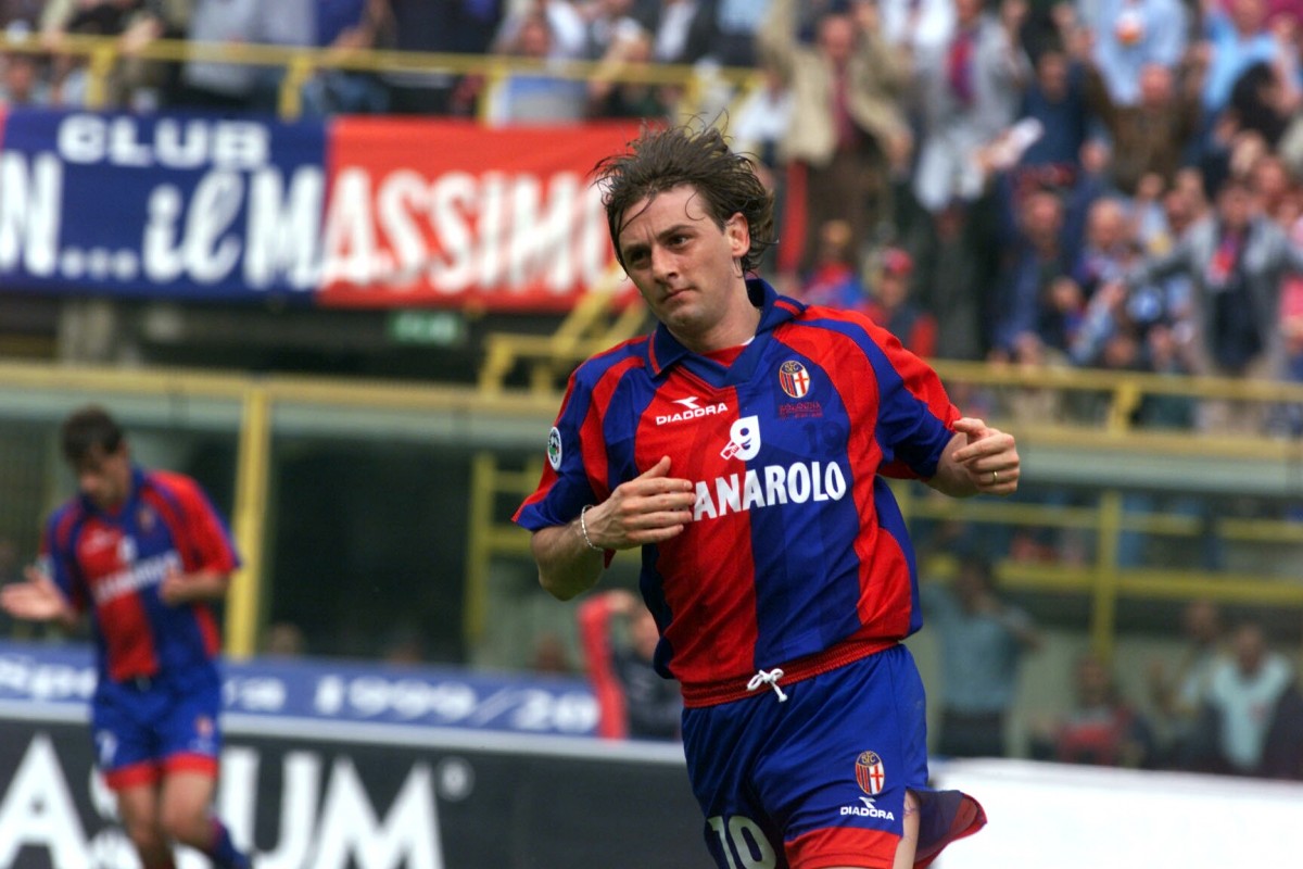 Giuseppe Signori con la maglia del Bologna