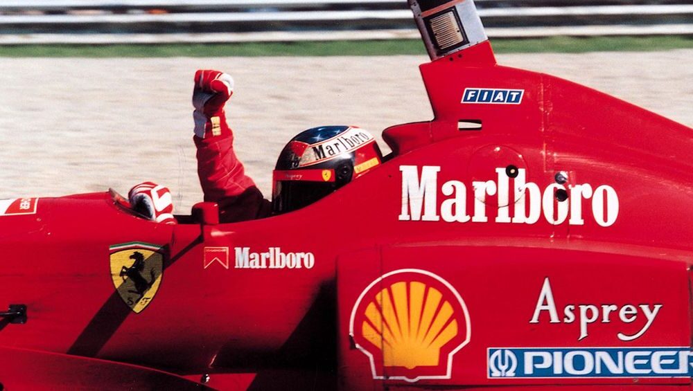 Michael Schumacher alla guida della F310 del 1996