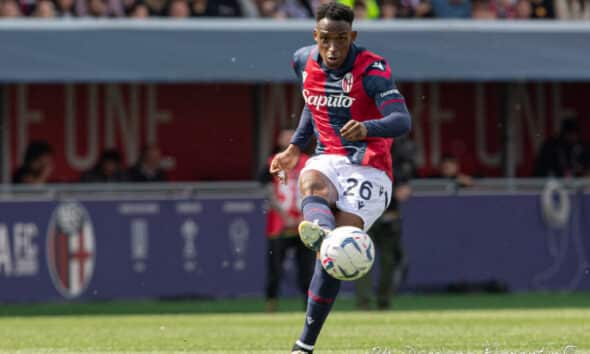 Jhon Lucumí in azione contro l’Udinese, perno del pacchetto difensivo (© Damiano Fiorentini )