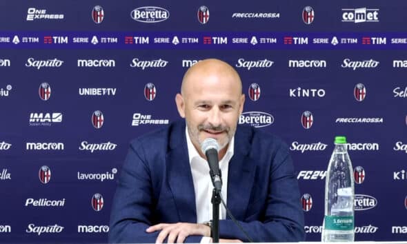 Vincenzo Italiano durante la conferenza stampa di presentazione al Bologna