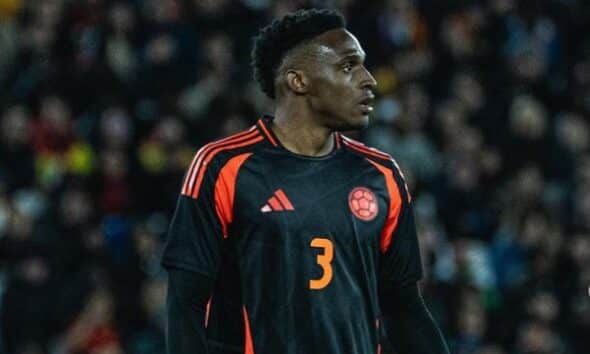 Jhon Lucumì con la maglia della Colombia