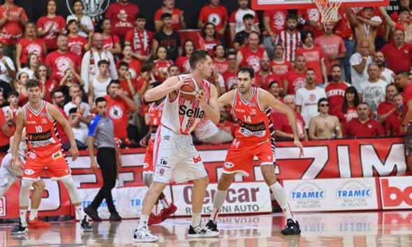 Lorenzo Benvenuti in maglia Benedetto XIV Sella Cento.