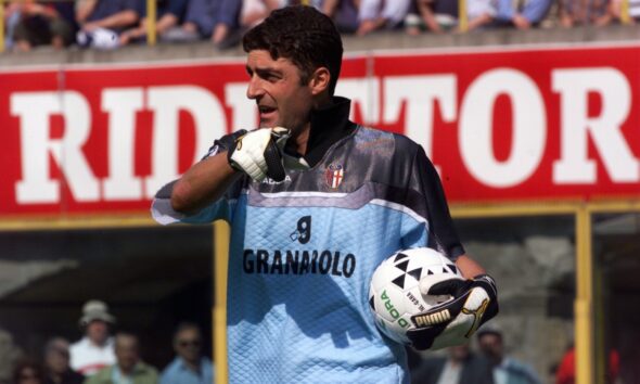 Gianluca Pagliuca, il "doppio tifoso" di Aston Villa e Bologna