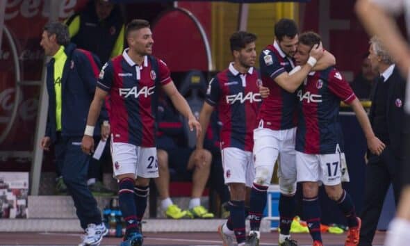 Emanuele Giaccherini festeggia il primo gol col Bologna