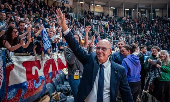 Federico Ballandi su Attilio Caja (©Fortitudo Bologna Pallacanestro 103)