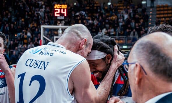Marco Cusin e Deshawn Freeman crediti Fortitudo Pallacanestro Bologna 103