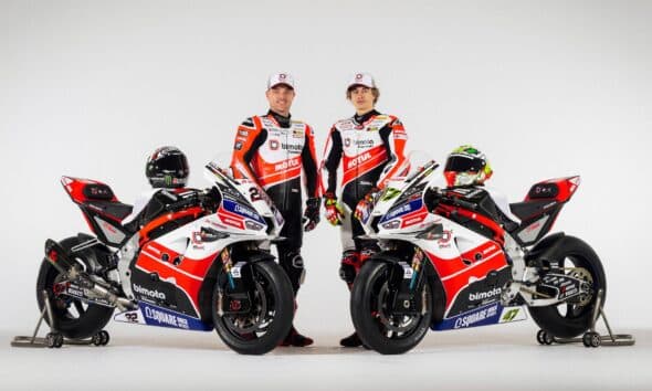 Alex Lowes e Axel Bassani con la Bimota KB998 Rimini 2025 (© Bimota BbKRT)