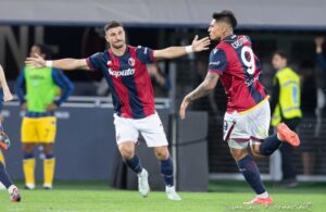 L'esultanza di Riccardo Orsolini e di Santi Castro(© Damiano Fiorentini)