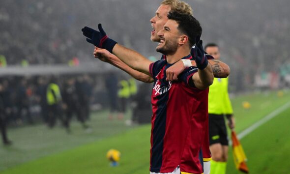 Orsolini e Odgaard nella partita di andata contro il Venezia (© Bologna FC 1909)