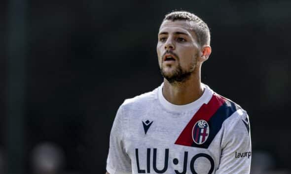 Mattia Destro con la maglia del Bologna