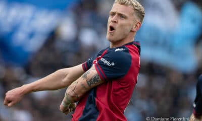 Jens Odgaard esulta dopo il gol dell'1-0 in Bologna-Lazio (©Damiano Fiorentini)
