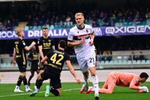 Jens Odgaard dopo il goal in Verona-Bologna (© Bologna FC 1909)