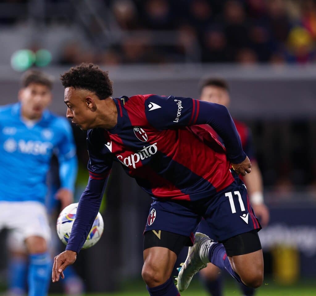 Il gol di tacco di Dan Ndoye in Bologna-Napoli per l'1-1 (©Bologna FC 1909)