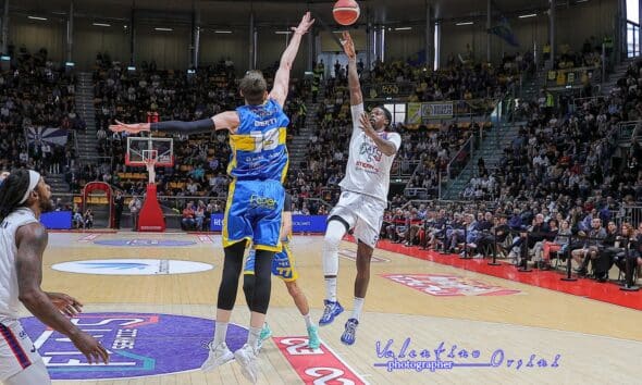 Fortitudo Flats Service Bologna - UEB Gesteco Cividale (©Valentino Orsini - Fortitudo Flats Service Bologna)