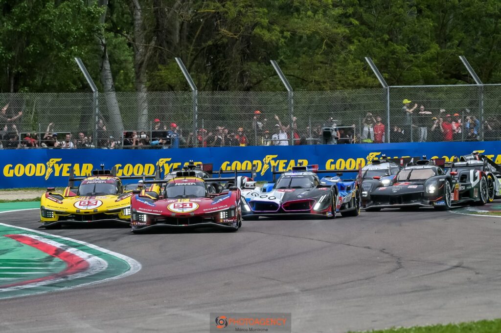 La partenza della 6 Ore di Imola del WEC 2025