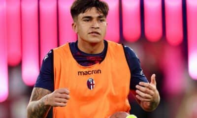 Santiago Castro durante il riscaldamento prima della finale di Coppa Italia (© Bologna FC 1909)