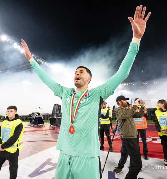 Federico Ravaglia festeggia dopo la vittoria della Coppa Italia (@Damiano Fiorentini)