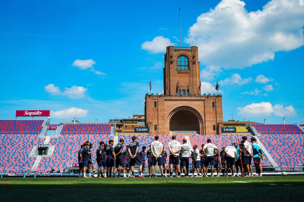 I giovani della Primavera durante la rifinitura ieri allo Stadio Dall'Ara (©Bologna FC 1909)