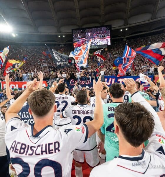 Il Bologna sotto i propri tifosi (© Damiano Fiorentini)