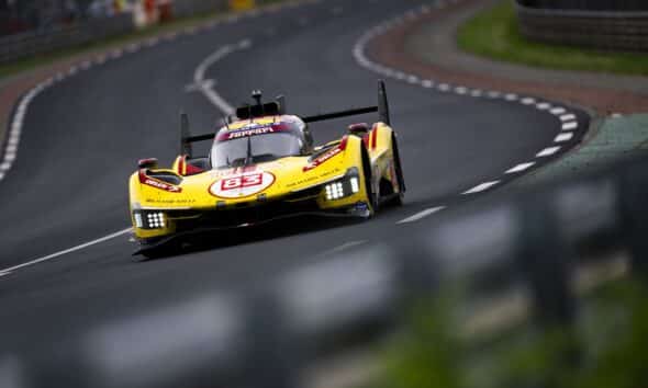 La #83 Ferrari ancora in testa dopo la 14ª ora della 24 Ore di Le Mans 2025 (© DPPI - ACO)