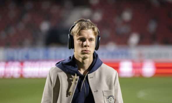 Niklas Pyyhtia del Bologna prima di una partita con il Sudtirol