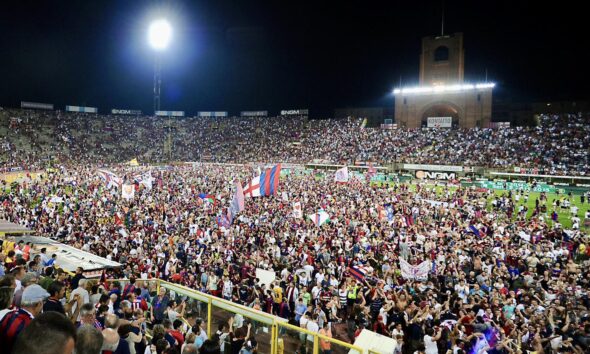 Il Bologna festeggia la promozione in Serie A nella stagione 2014/15 (© Bologna FC 1909)