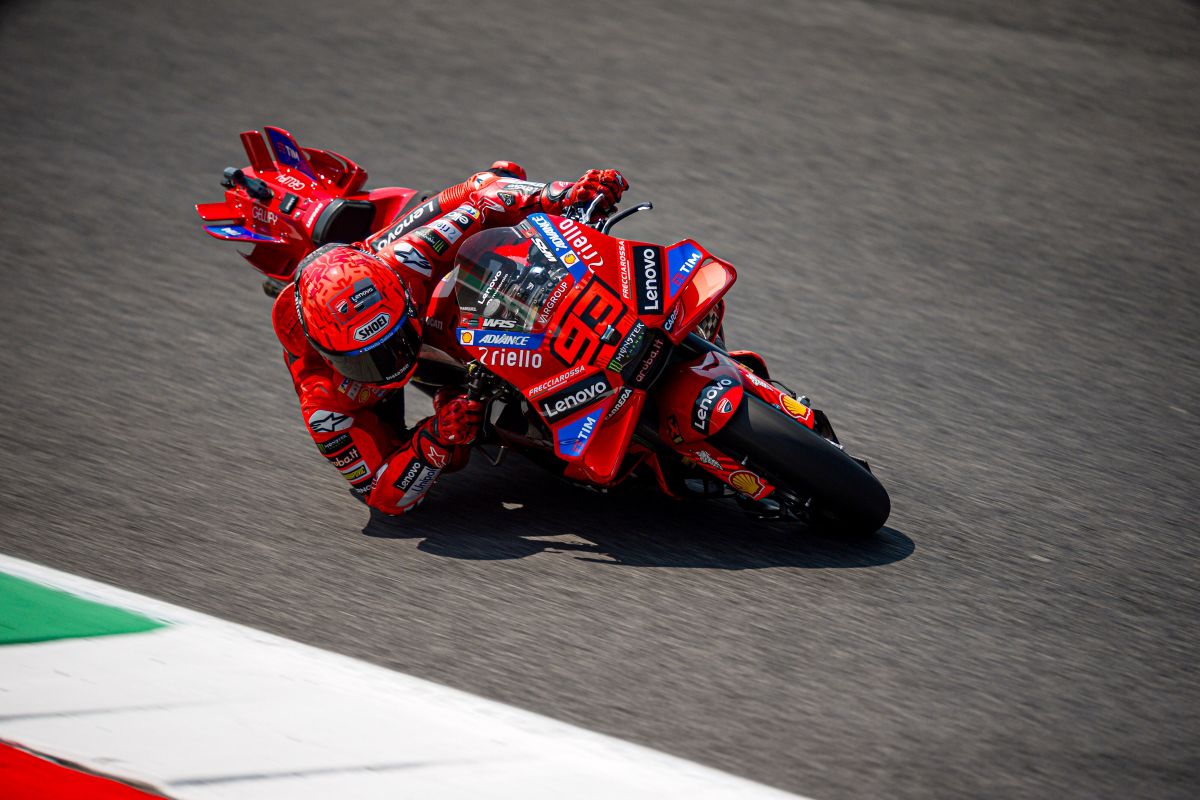 Marc Marquez in azione nel sabato del Mugello 2025 (© Ducati)