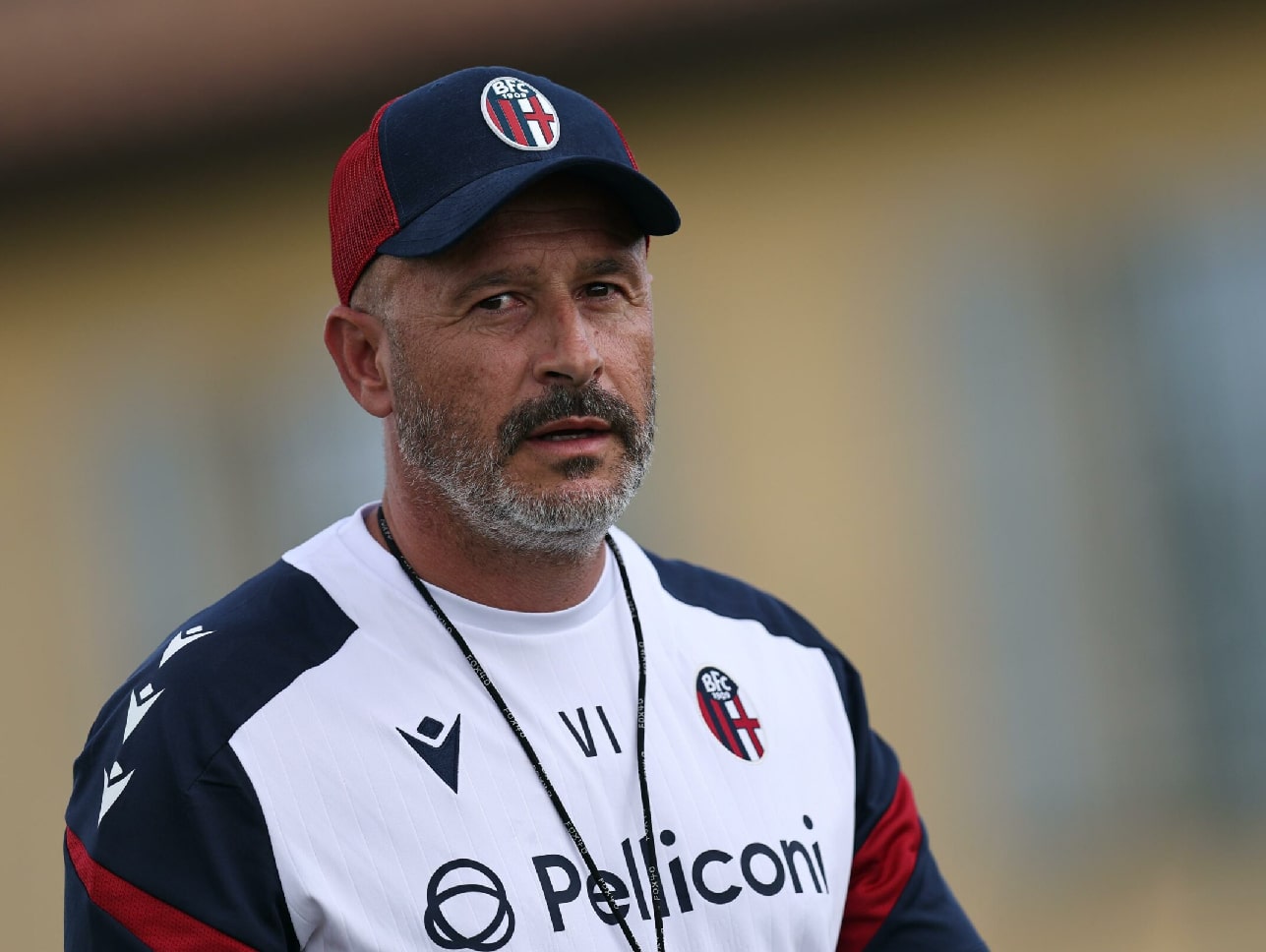 Vincenzo Italiano al via del primo allenamento alla seconda stagione al Bologna - Vincenzo Italiano al via del primo allenamento della sua seconda stagione al Bologna (© Bologna FC 1909)
