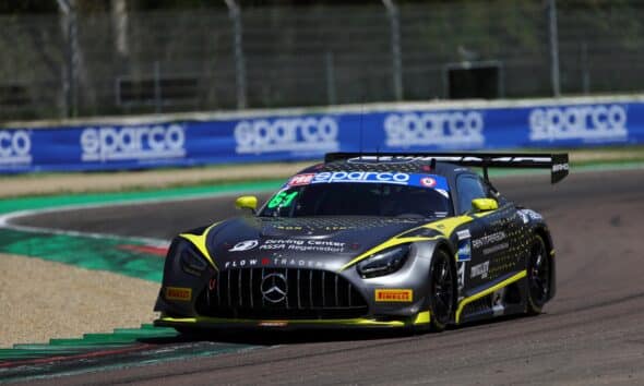 La #61 Mercedes Iron Lynx di D'Auria e Hodenius alla variante del Tamburello a Imola