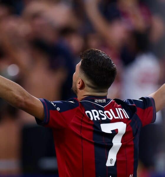 Riccardo Orsolini esulta per il gol dell'1-0 contro il Como (crediti Bologna Fc 1909)