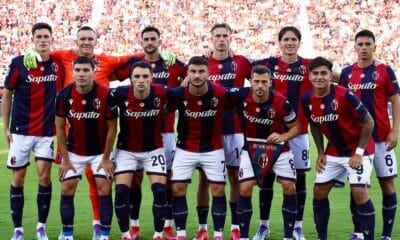 La formazione titolare di Bologna-Como con Freuler capitano (© Bologna FC 1909)