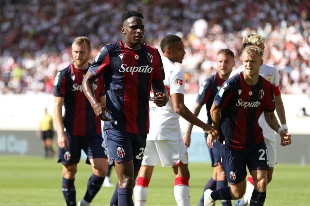 Lucumí nel riscaldamento di Stoccarda-Bologna