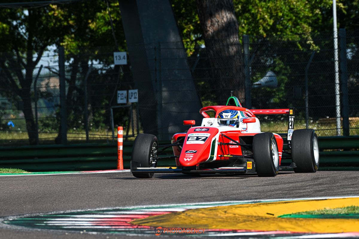 Oleksandr Bondarev in azione a Imola per la F4 Italia 2025 a Imola