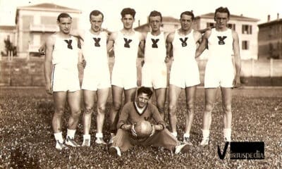 Virtus Pallacanestro Ottava puntata. La Virtus promossa a Firenze: Paganelli, Valvola, Vannini, Pirazzoli, Palmieri, Marinelli e, seduto, Giuli