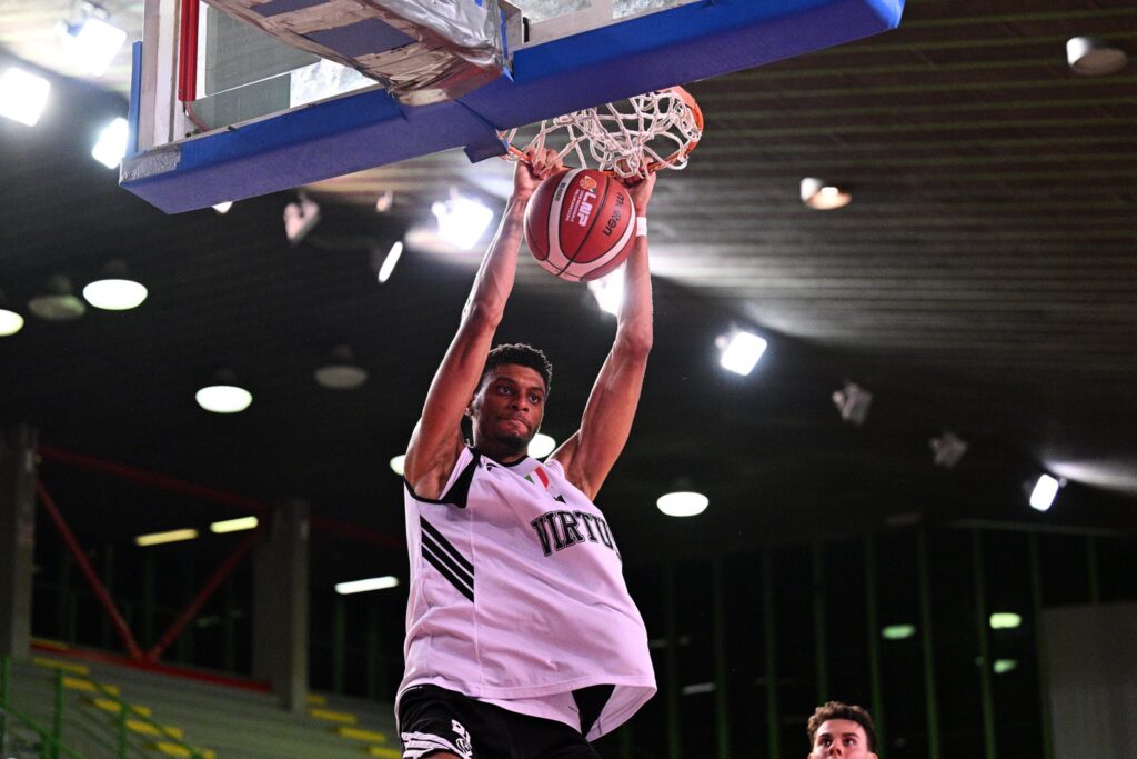 Alston Jr al trofeo Lovari