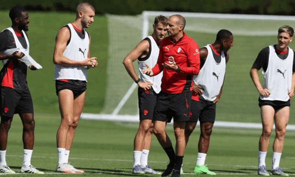 Massimiliano Allegri in allenamento col Milan
