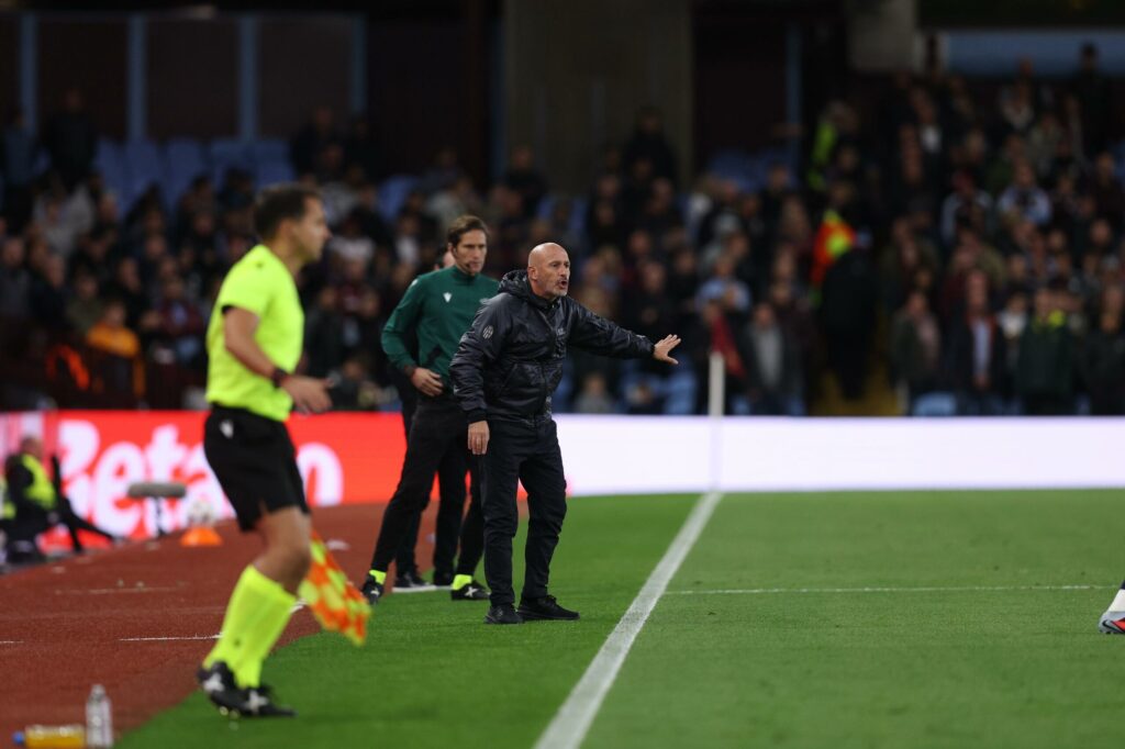 Mister Vincenzo Italiano durante Aston Villa-Bologna (© Bologna FC 1909)
