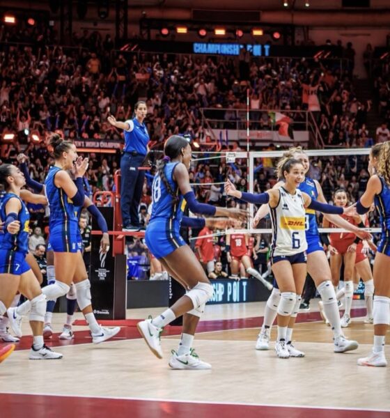 Gaia Giovannini insieme all'Italvolley femminile (©Federazione Italiana Pallavolo)