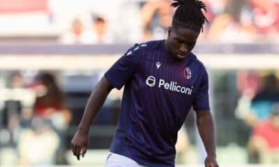 Jonathan Rowe, nel riscaldamento di Bologna-Como (Bologna FC 1909) Rabiot