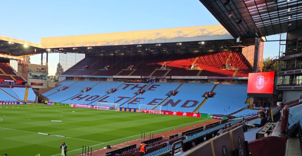 Il Villa Park, dove si è giocato Aston Villa-Bologna (@1000Cuorirossoblù)