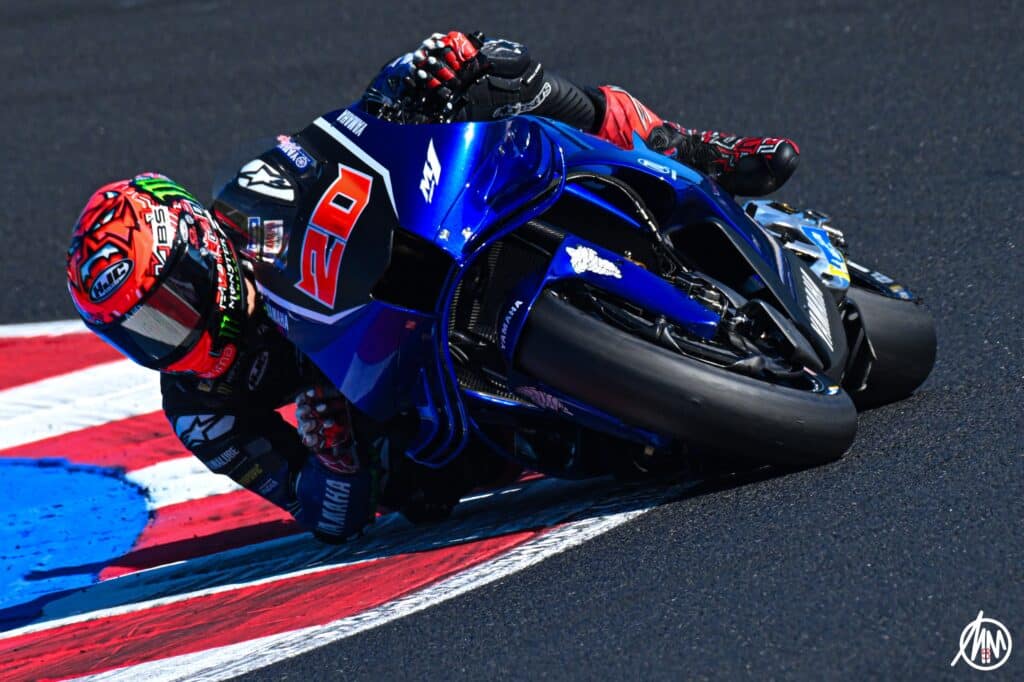 Fabio Quartararo con la Yamaha V4 (© Marco Montrone)
