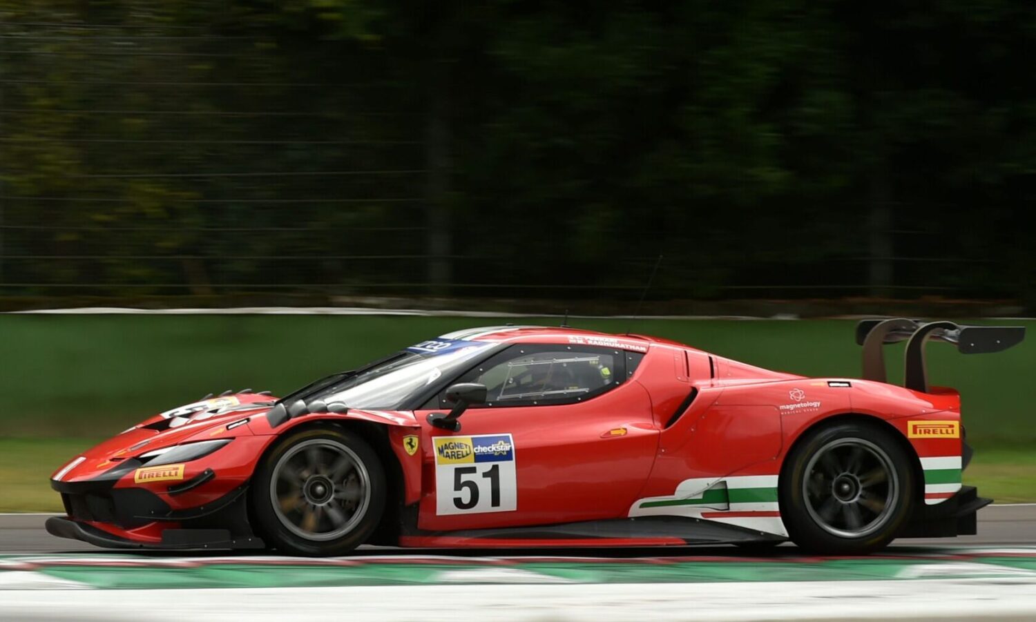 La Ferrari #51 di AF Corse in pole per Gara 2