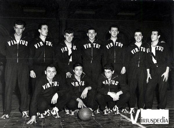 Virtus Pallacanestro Diciassettesima puntata. La Virtus 1947/48: Dino Zucchi, Ferriani, Dario Zucchi, Bertoncelli, Setti, Ranuzzi, Carlo Negroni, Marinelli, Rinaldi, Bersani.