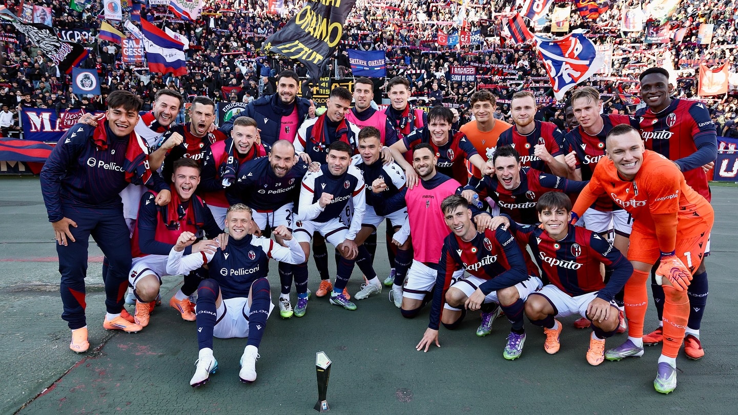 Il Bologna festeggia la vittoria contro il Pisa (© Bologna FC 1909)