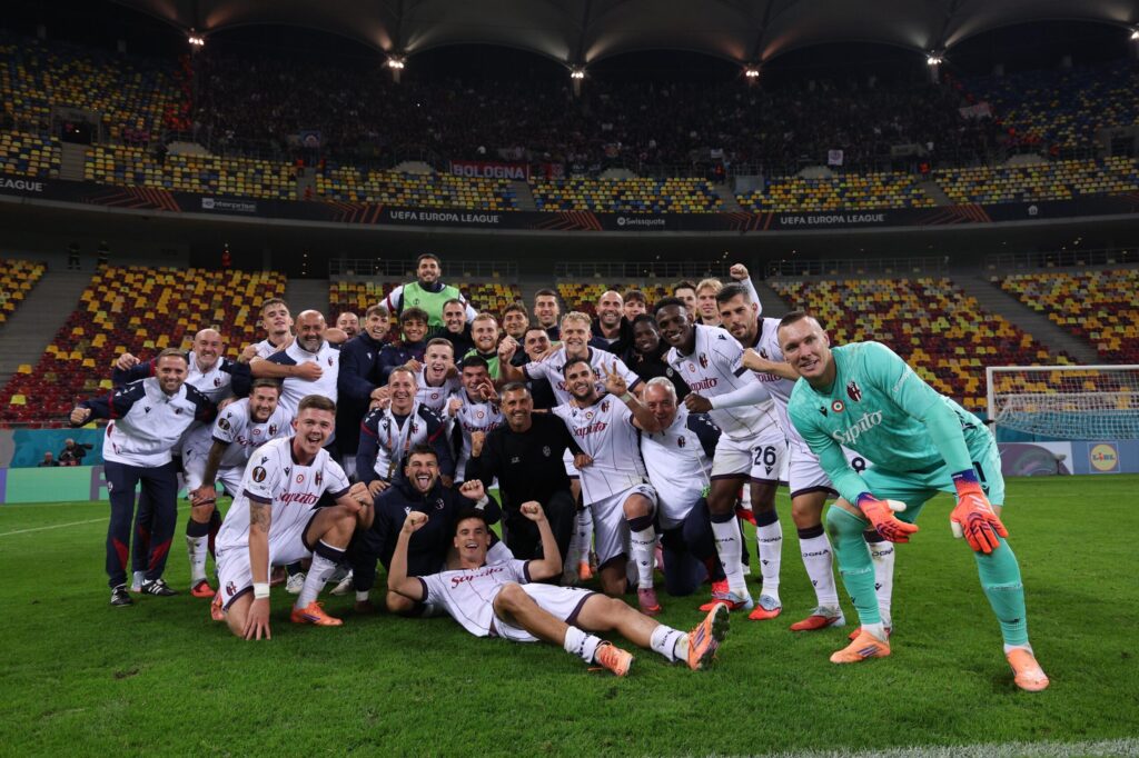 L'esultanza del Bologna dopo la vittoria in Europa League con la FCSB (© Bologna FC 1909)